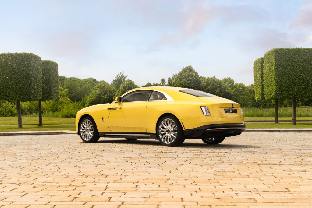 Rolls-Royce Memperkenalkan Spectre Semaphore: Edisi Khas Untuk Minggu Kereta Monterey 2024