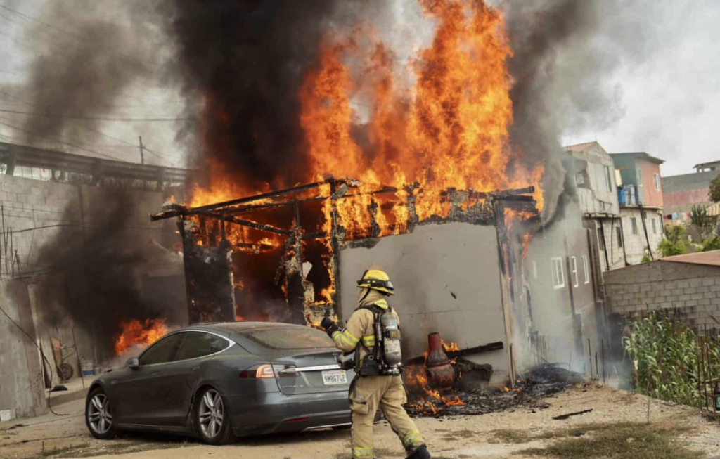 Tesla Model S Terbakar di Mexico Akibat Sambungan Kuasa Tanpa Kebenaran