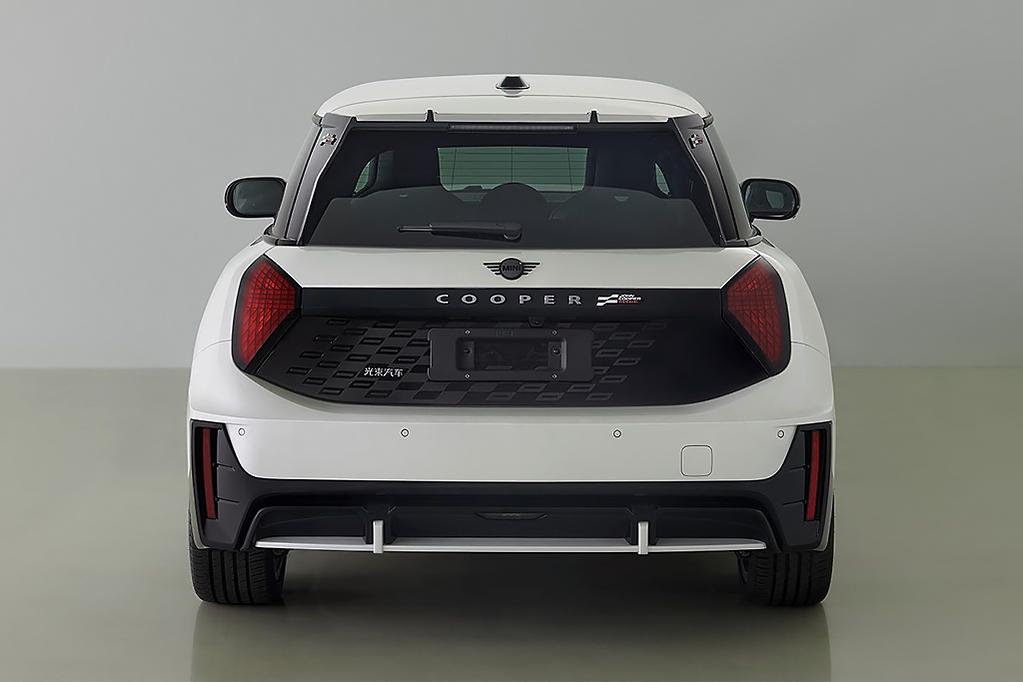 Mini Cooper JCW E 2025: Elektrik ‘Hot-Hatch’ dengan 255hp