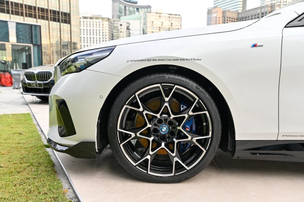 BMW Malaysia Pamerkan Generasi Terkini 5 Series – 520i M Sport dan i5 eDrive40 M Sport
