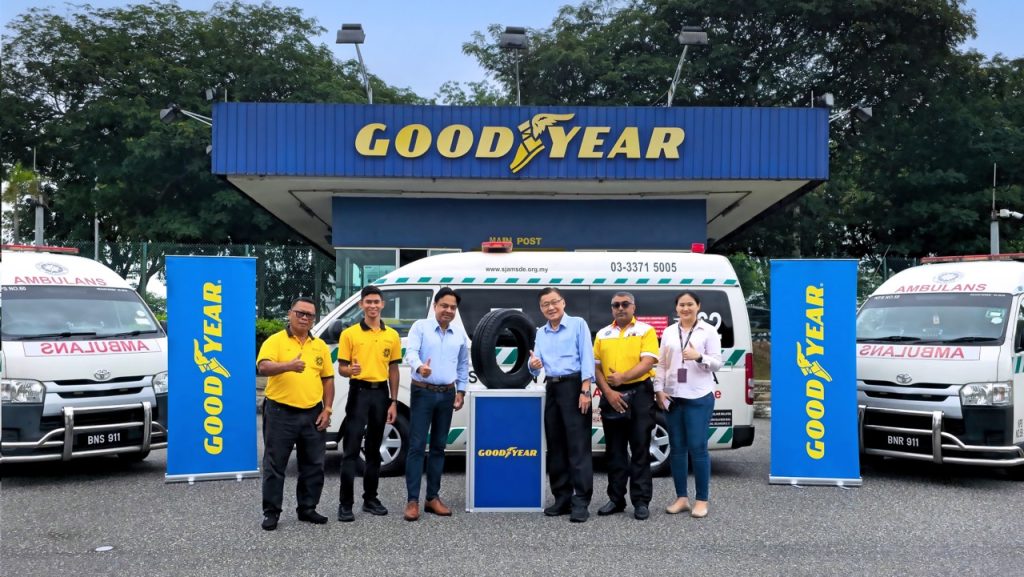 Goodyear Malaysia Menderma 60 unit Tayar Goodyear kepada St. John Ambulance Malaysia
