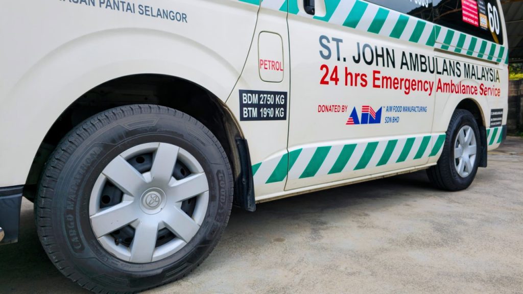 Goodyear Malaysia Menderma 60 unit Tayar Goodyear kepada St. John Ambulance Malaysia