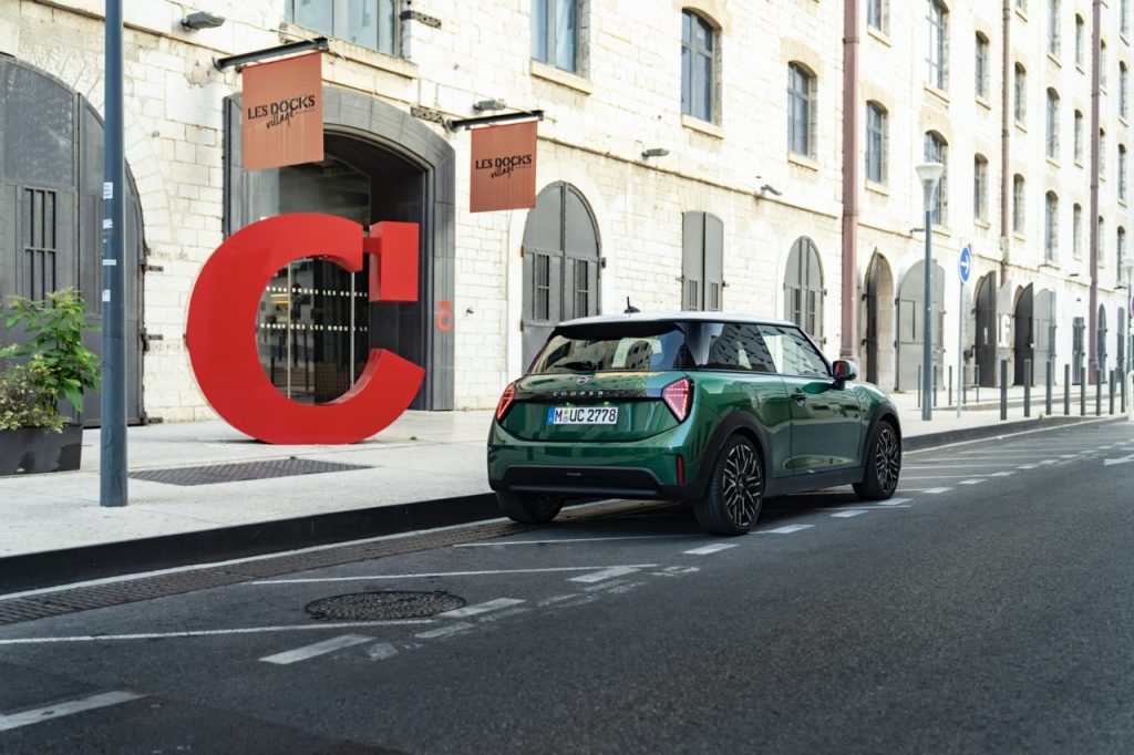 Mini Cooper C Combines Iconic Design with Advanced Technology