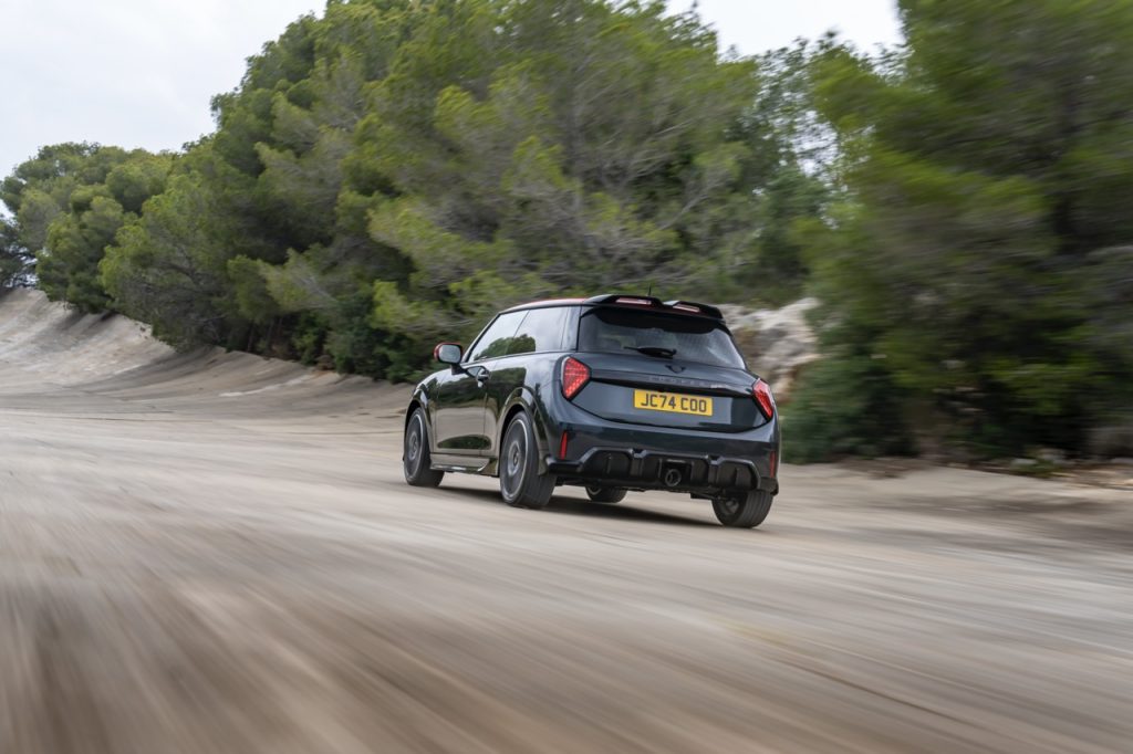 Mini Memperkenalkan Model Baharu John Cooper Works: Kuasa, Prestasi dan Rasa Go-Kart Ikonik