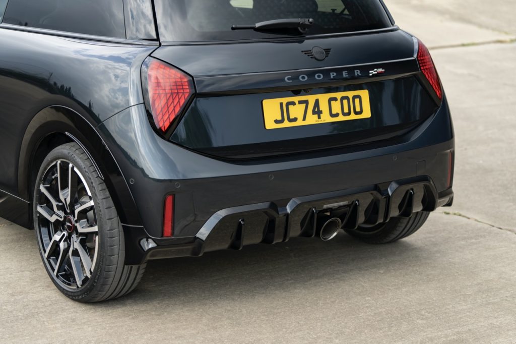 Mini Memperkenalkan Model Baharu John Cooper Works: Kuasa, Prestasi dan Rasa Go-Kart Ikonik