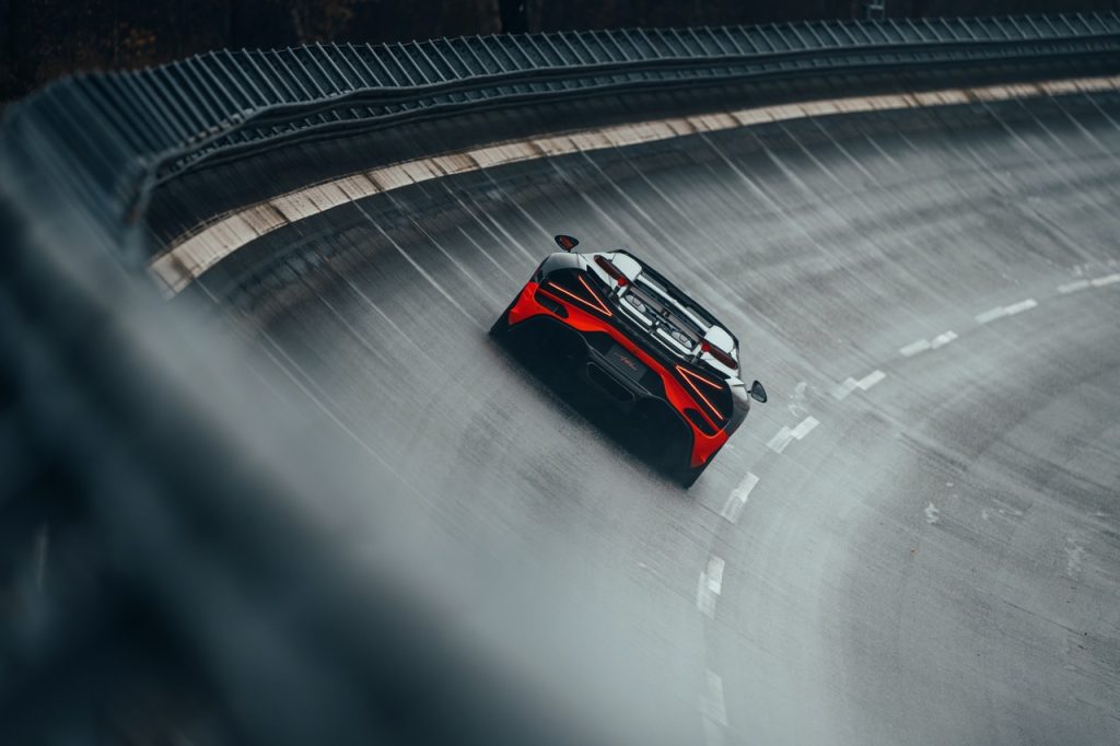 Bugatti W16 Mistral Mencatat Rekod Kelajuan Open-Top Baharu pada 453.91km/j
