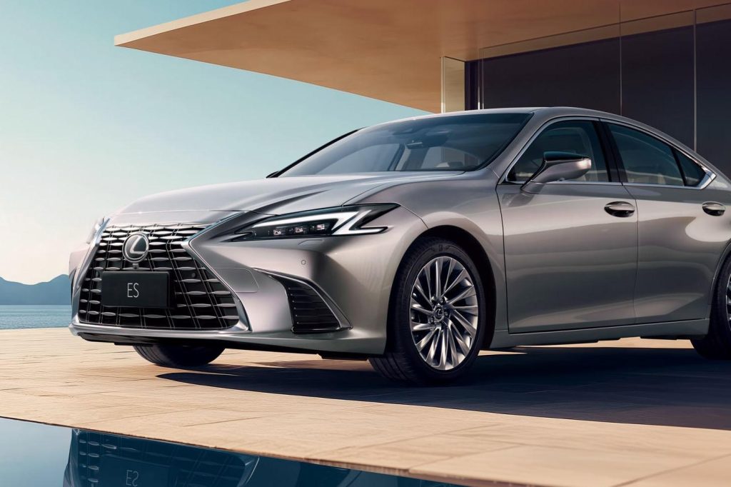 Lexus Unveils Facelifted ES Sedan in China with Updated Design and Features