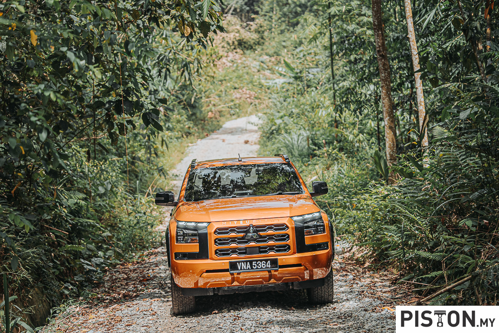 Mitsubishi Triton Wins Prestigious Design Car of the Year Award at 2024-2025 Japan Car of the Year