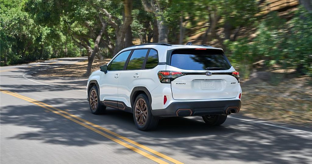 Subaru Akan Perkenalkan Forester dan Crosstrek Hibrid pada 2025