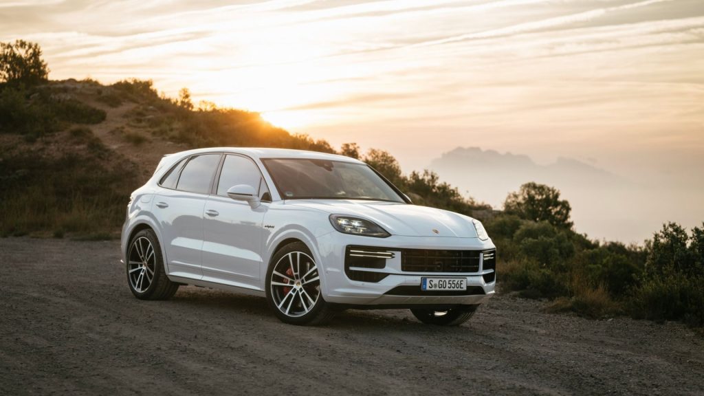 Porsche to Cut Dealer Network in China Amid Declining Sales