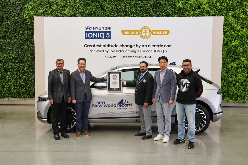 Hyundai Ioniq 5 Mencatat Rekod Dunia Guinness Untuk Perubahan Ketinggian Terhebat Oleh Sebuah Kereta Elektrik