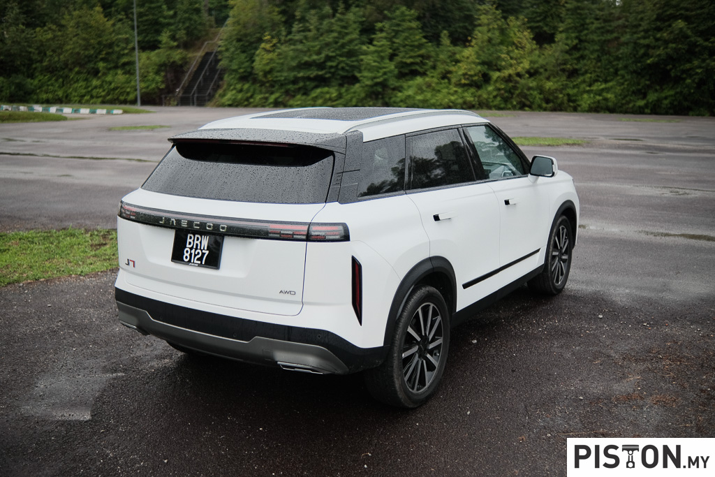 This Is Why The JAECOO J7 Should Be Your Next Car!