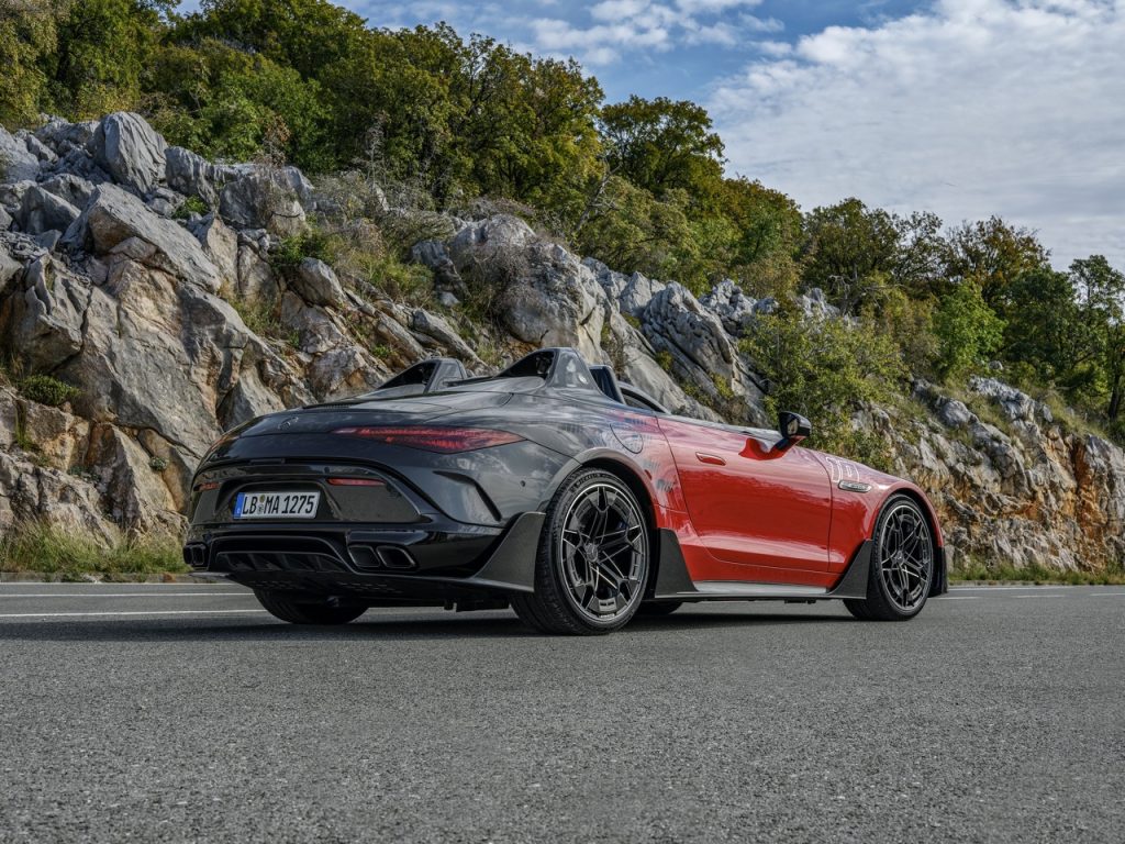 The Mercedes-AMG PureSpeed has a 4.0-liter V8 biturbo – 0-100km/h in 3.6 Seconds!