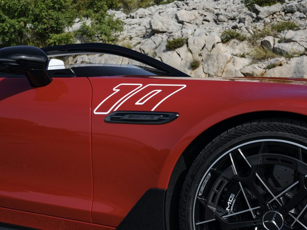 The Mercedes-AMG PureSpeed has a 4.0-liter V8 biturbo – 0-100km/h in 3.6 Seconds!