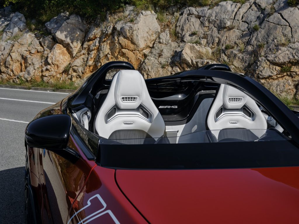 The Mercedes-AMG PureSpeed has a 4.0-liter V8 biturbo – 0-100km/h in 3.6 Seconds!