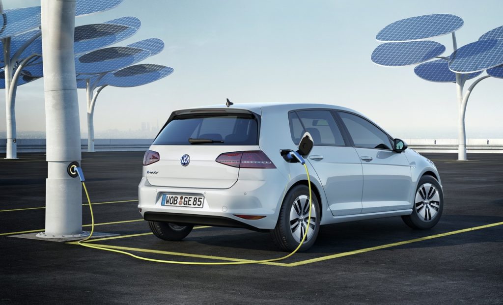 Volkswagen Golf Kini Melangkah ke Era Elektrifikasi Penuh, Dibangunkan Bersama Rivian
