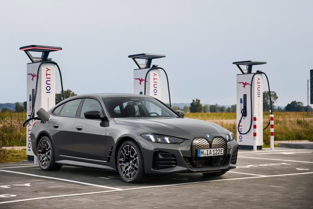 BMW Malaysia Mempamerkan Keterbukaan Teknologi menerusi BMW 530i M Sport Pemasangan Tempatan Serba Baharu dan BMW i4 eDrive35 M Sport Baharu