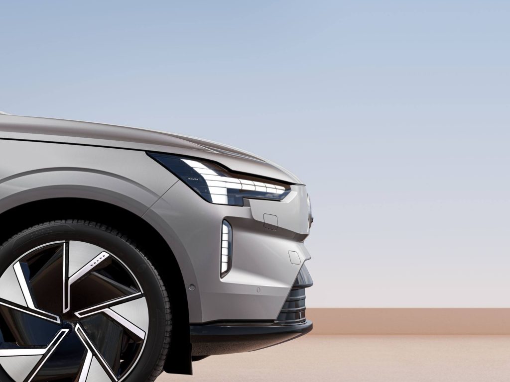 Volvo EX90 2025: SUV Elektrik dengan Prestasi Hebat dan Ruang Luas