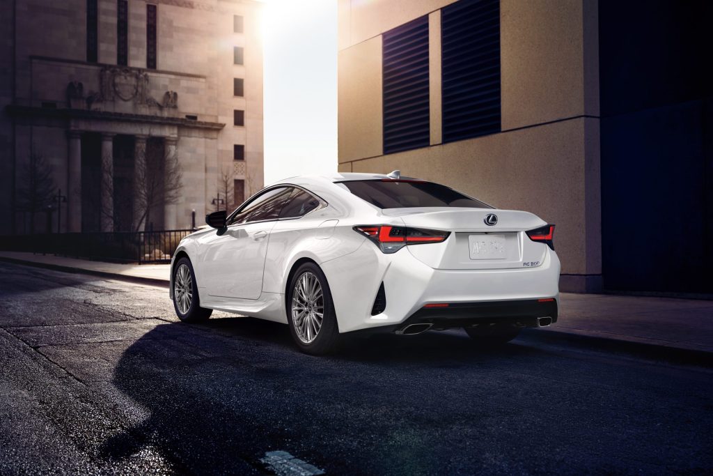 Lexus Mengumumkan Penamatan Model RC dan RC F dengan Edisi Akhir 2025