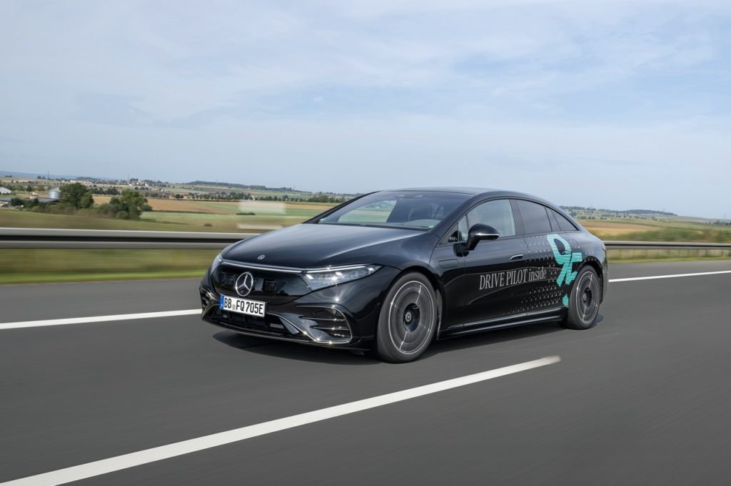 Mercedes-Benz Melancarkan Sistem Drive Pilot Dipertingkat untuk Pemanduan Autonomi Tahap 3 SAE