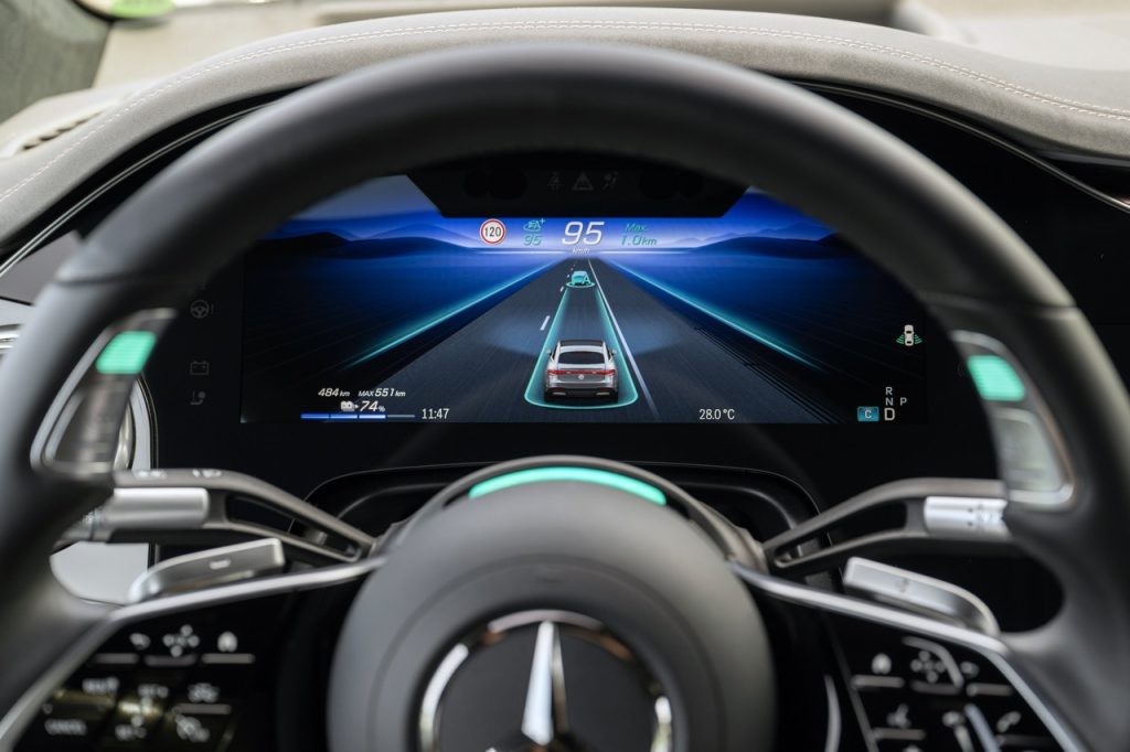 Mercedes-Benz Melancarkan Sistem Drive Pilot Dipertingkat untuk Pemanduan Autonomi Tahap 3 SAE