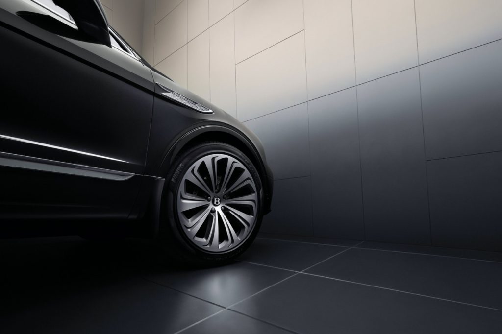 Warna Warisan Mulliner Kembali untuk Bentley Bentayga Edisi Atelier Baharu