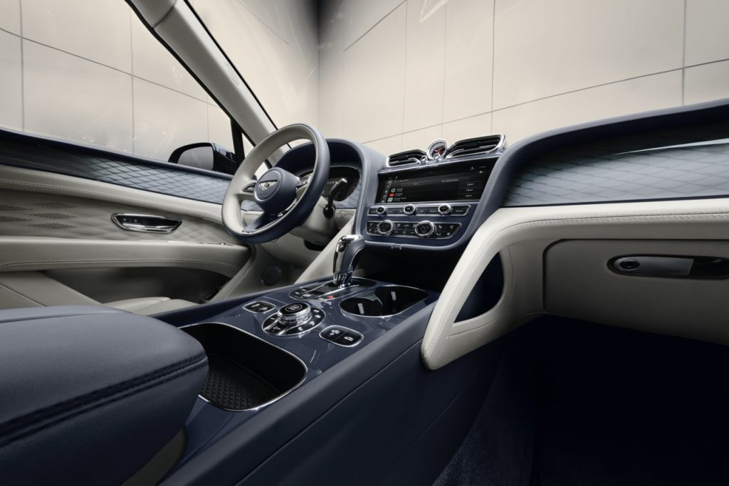 Warna Warisan Mulliner Kembali untuk Bentley Bentayga Edisi Atelier Baharu