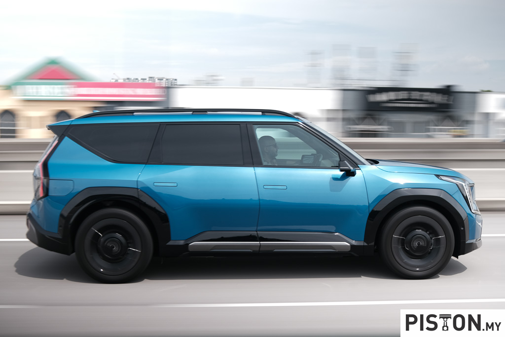 Review: KIA EV9 – Bold, Beautiful & Unlike Anything Else