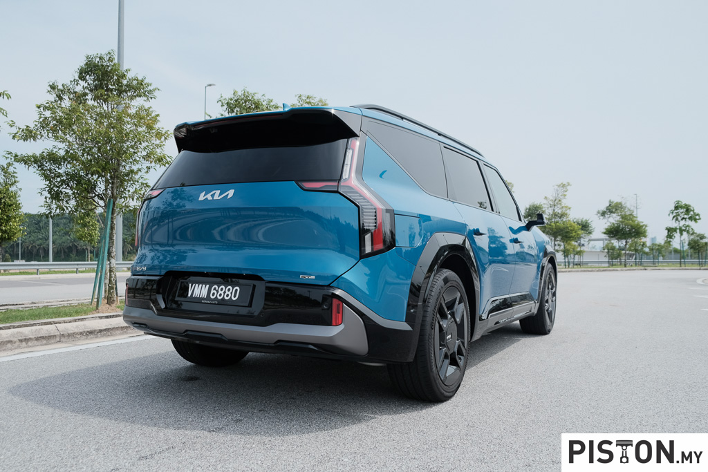 Review: KIA EV9 – Bold, Beautiful & Unlike Anything Else