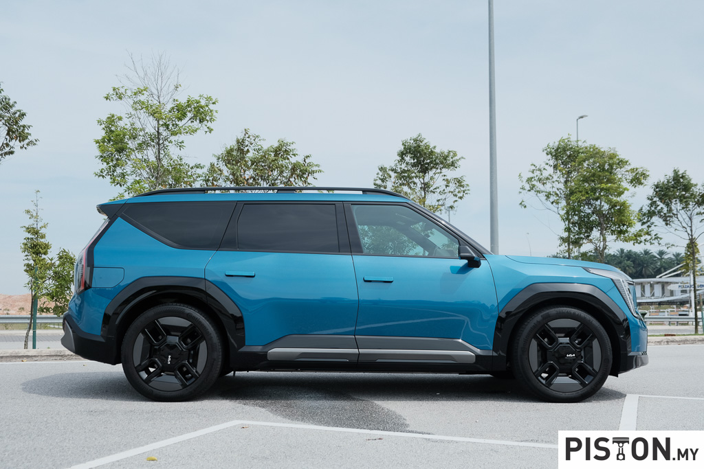 Review: KIA EV9 – Bold, Beautiful & Unlike Anything Else