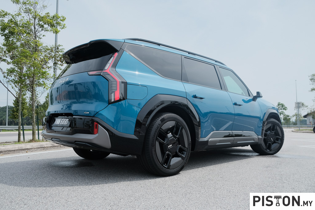 Review: KIA EV9 – Bold, Beautiful & Unlike Anything Else