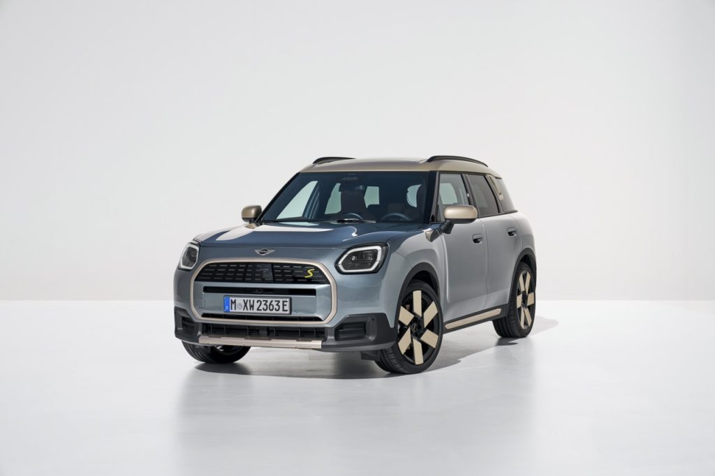 Mini Faces Uncertain Future as BMW’s Neue Klasse Abandons Front-Wheel Drive