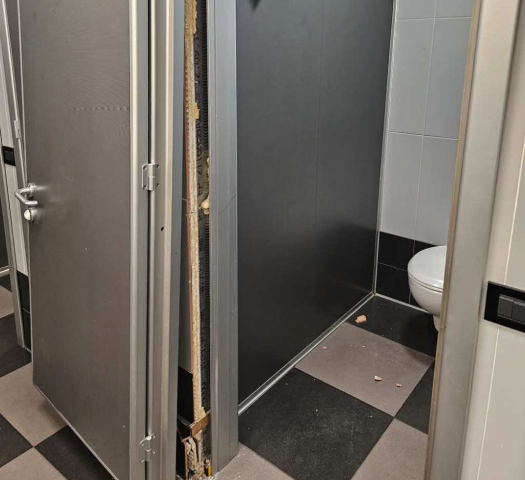 Former F1 World Champion Stuck in Airport Toilet