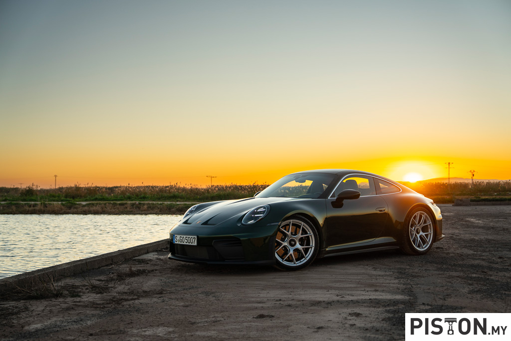 Review: Porsche GT3 992.2 – Still Brutally Fast, Still Brilliant To Drive!