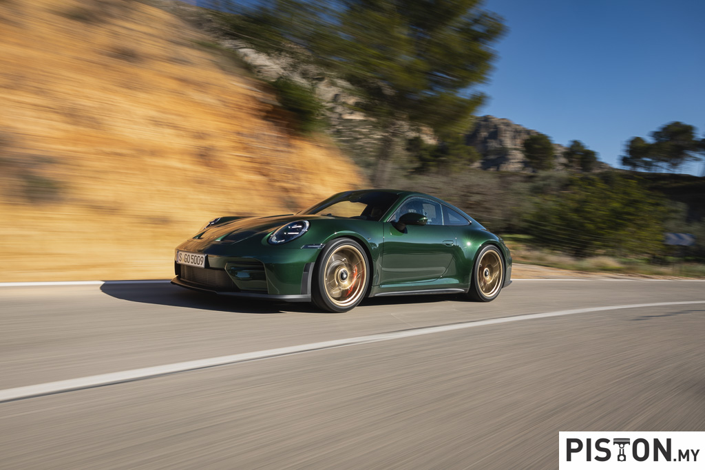 Review: Porsche GT3 992.2 – Still Brutally Fast, Still Brilliant To Drive!
