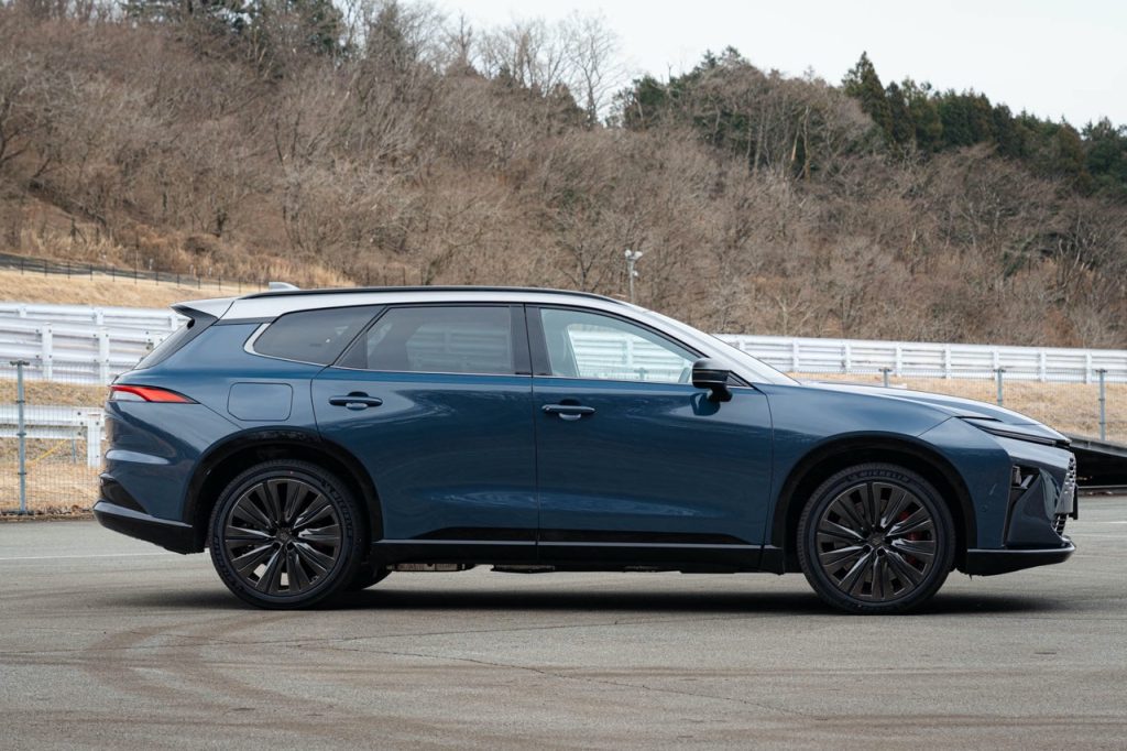 Toyota Unveils Crown Estate in Japan – 2.5-liter Hybrid, 50 Percent More Output