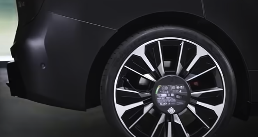 BMW Introduces ‘Seal & Drive’ Tyre Kit — A Smart Fix for Flats
