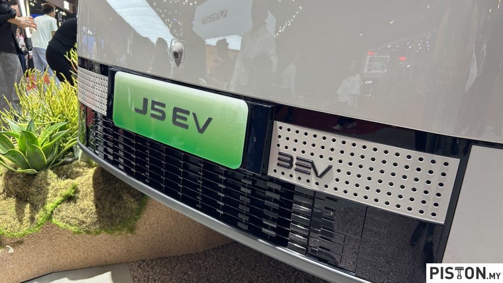 Auto Shanghai 2025: Jaecoo J5 EV Previewed – Pet-Friendly Electric SUV With 470km Range