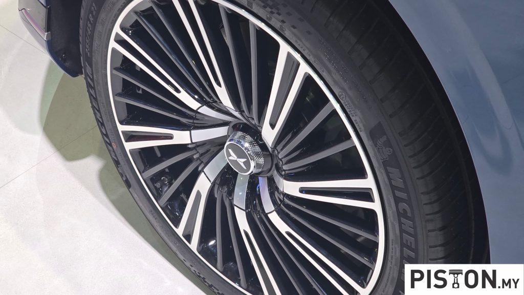 Auto Shanghai 2025: Xpeng G9 2025 Edition Displayed, 66 Enhancements and Advanced Turing AI Driving System