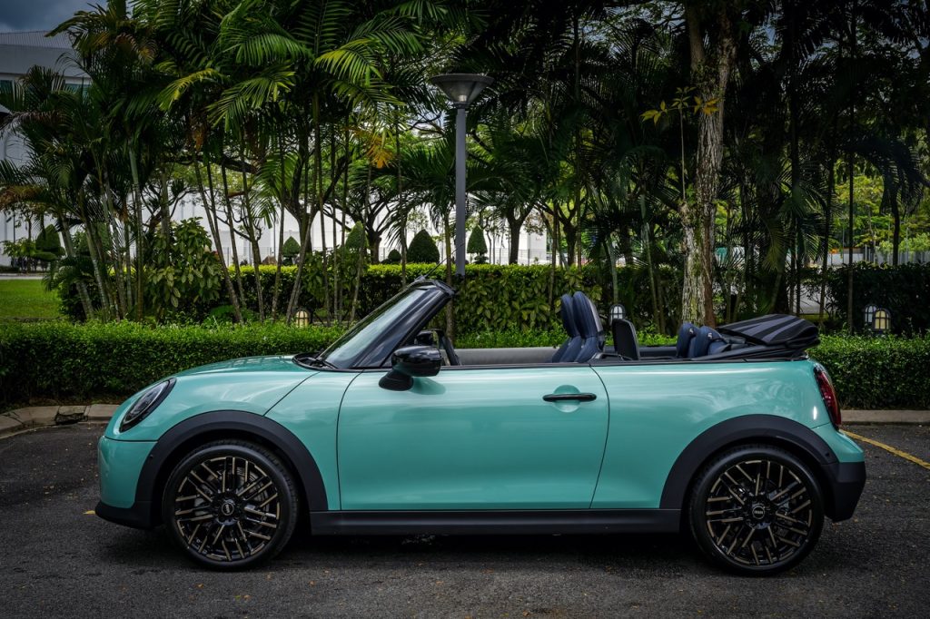 Mini Malaysia Memperluaskan Keluarga Mini Baharu Dengan Tiga Model Berprestasi Tinggi John Cooper Works Dan Mini Cooper Convertible Baharu