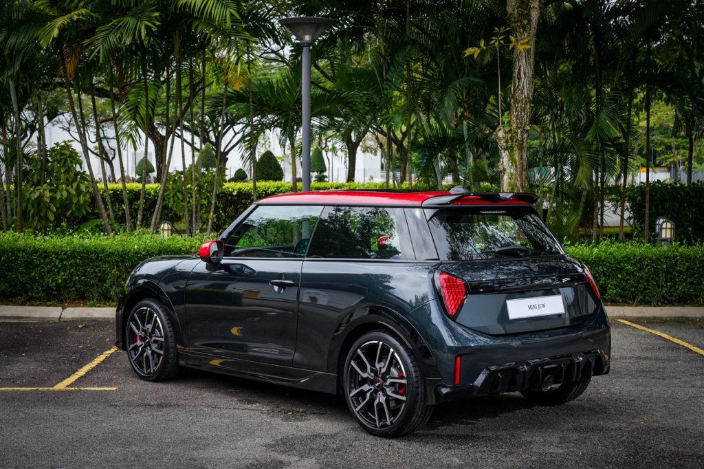Mini Malaysia Memperluaskan Keluarga Mini Baharu Dengan Tiga Model Berprestasi Tinggi John Cooper Works Dan Mini Cooper Convertible Baharu