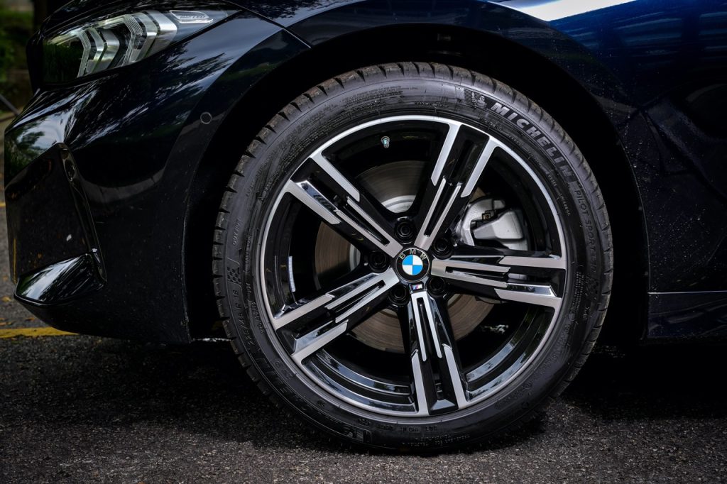 Malaysia Autoshow 2025: BMW Malaysia Memperkenalkan BMW 330Li M Sport Baharu