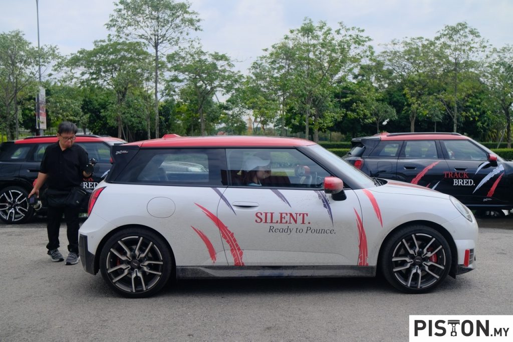 Review: The New MINI JCW – A Corner Hunting Beast!