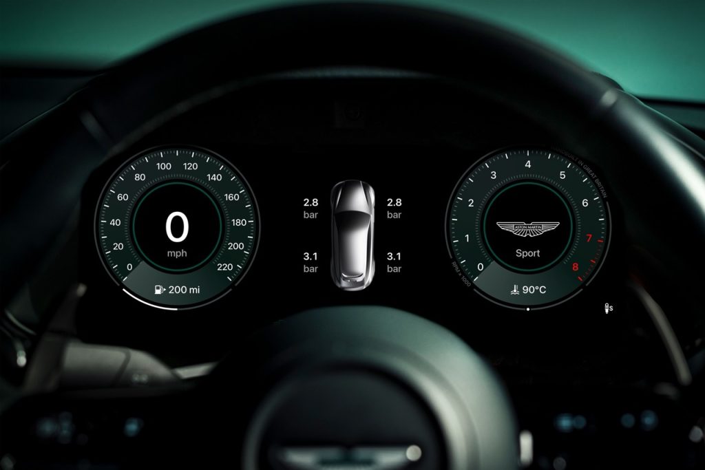 Aston Martin: Pengeluar Kereta Pertama di Dunia untuk Menawarkan CarPlay Ultra