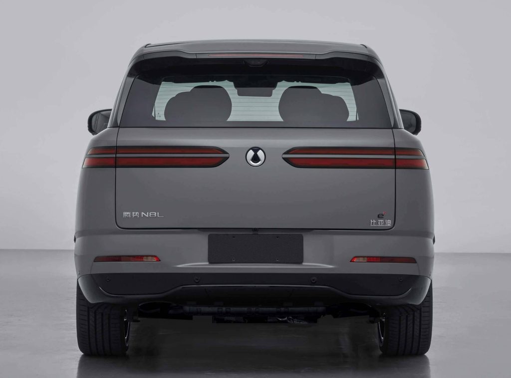 Denza Unveils N8L Flagship SUV, Combining Hybrid Power with Drone Integration