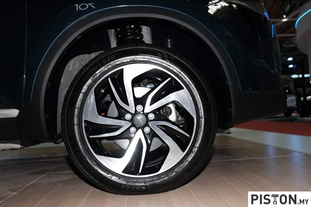 Jetour eVT5 Makes Quiet Debut Alongside VT9 and T2