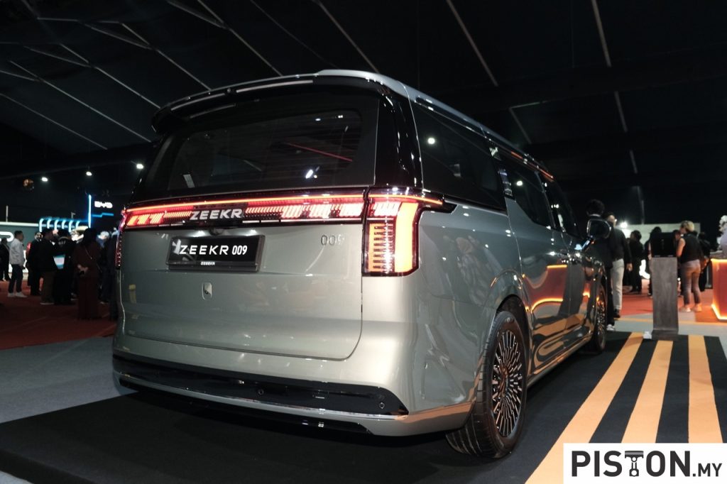 Malaysia Autoshow 2025: Zeekr Unveils Zeekr 7X and New 009 Executive