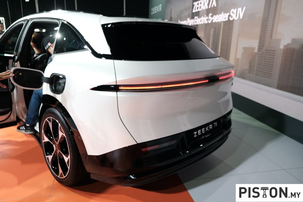 Malaysia Autoshow 2025: Zeekr Unveils Zeekr 7X and New 009 Executive