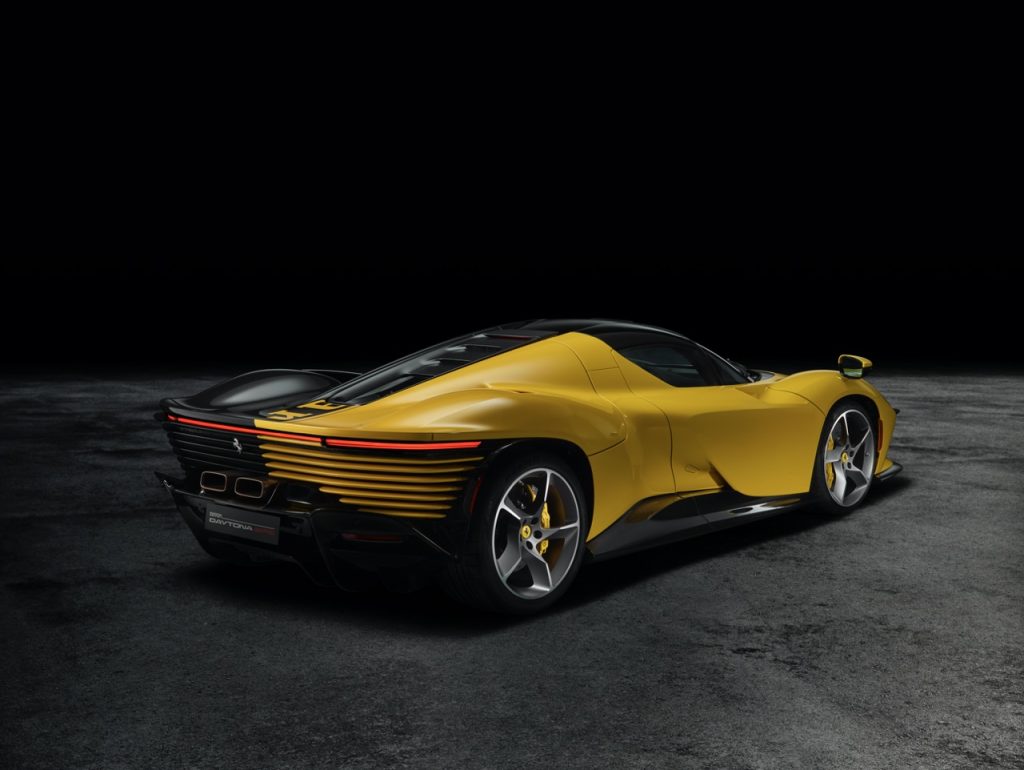 Ferrari Memperkenalkan Model Edisi Khas: Daytona SP3 Tailor Made
