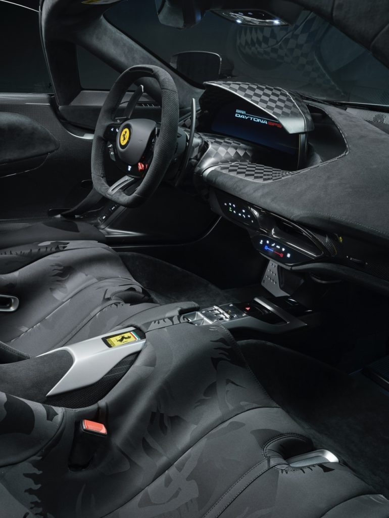 Ferrari Memperkenalkan Model Edisi Khas: Daytona SP3 Tailor Made